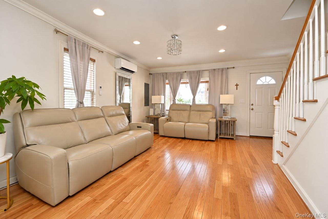 108 E 6th Road – For Sale photo 2