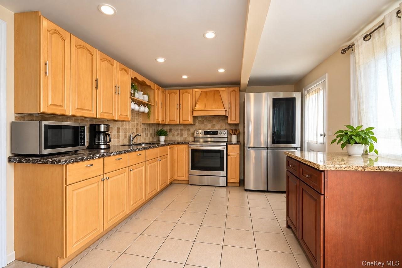 108 E 6th Road – For Sale photo 6