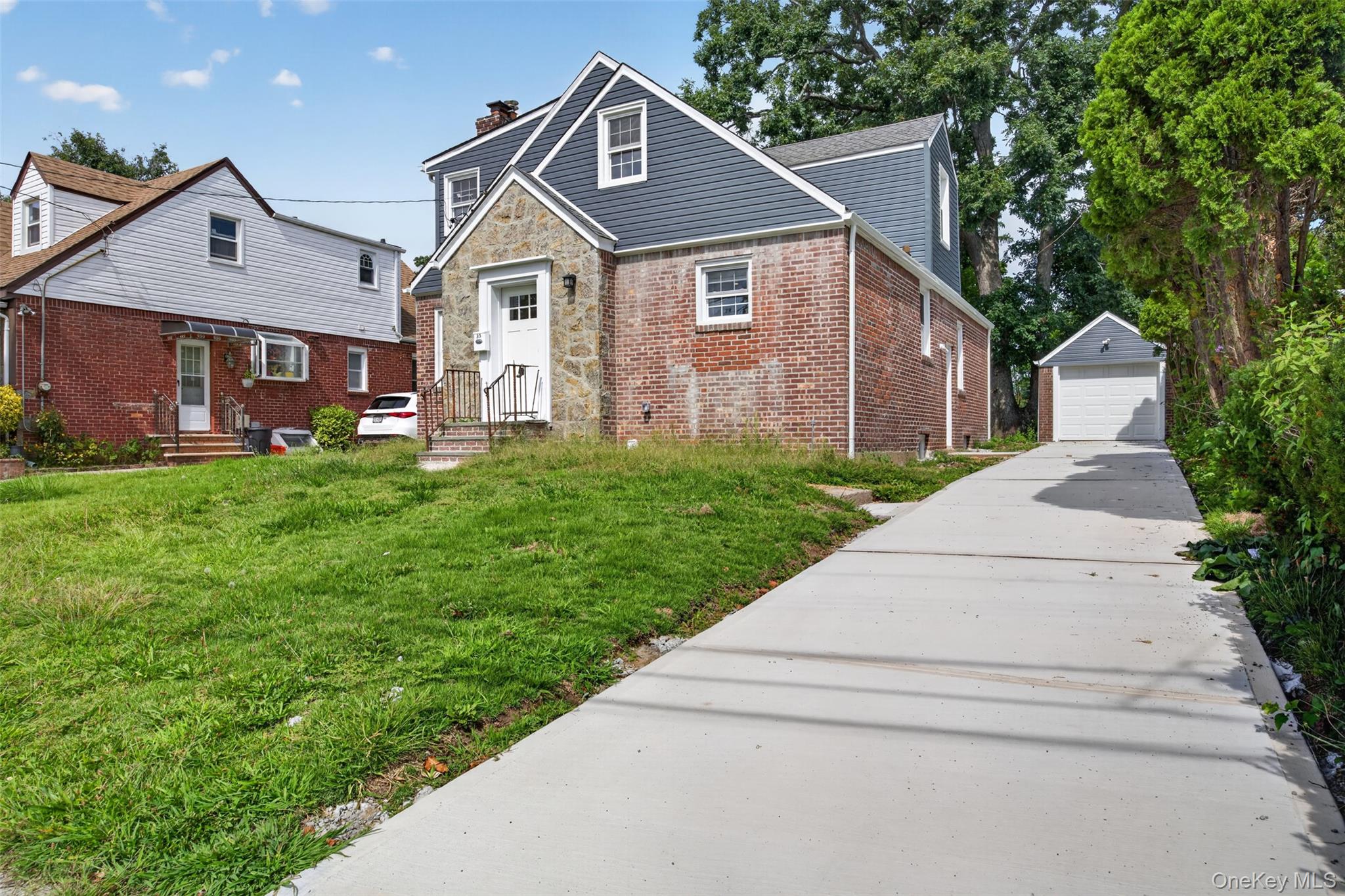 33 Carol Street – For Sale