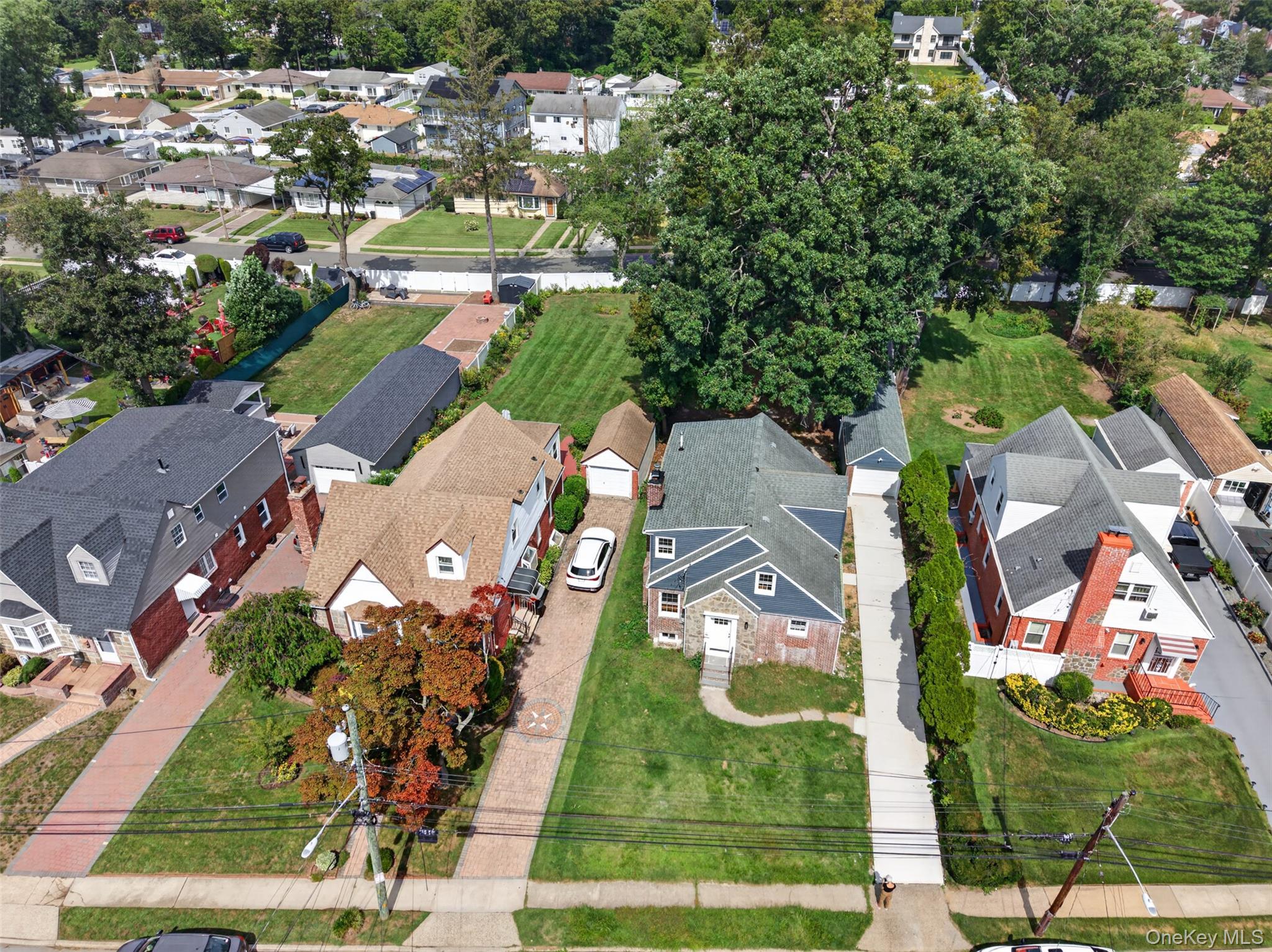 33 Carol Street – For Sale photo 3