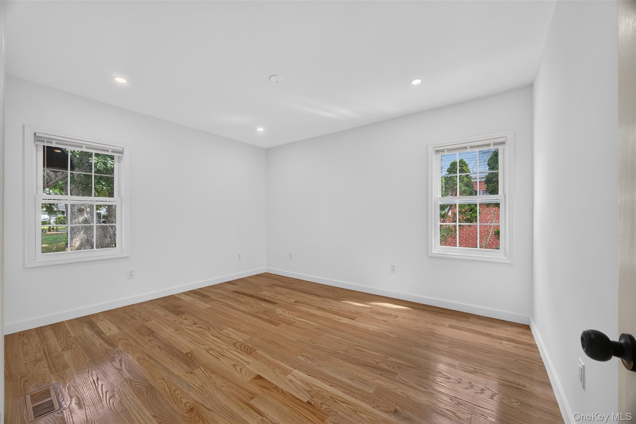 33 Carol Street – For Sale photo 14