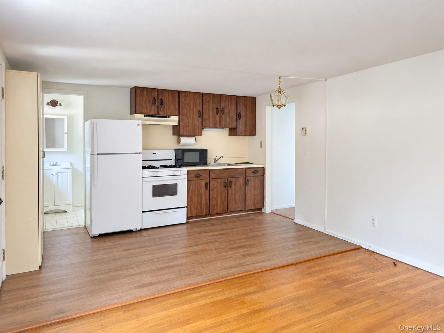 33 Talmadge Drive – For Rent photo 8