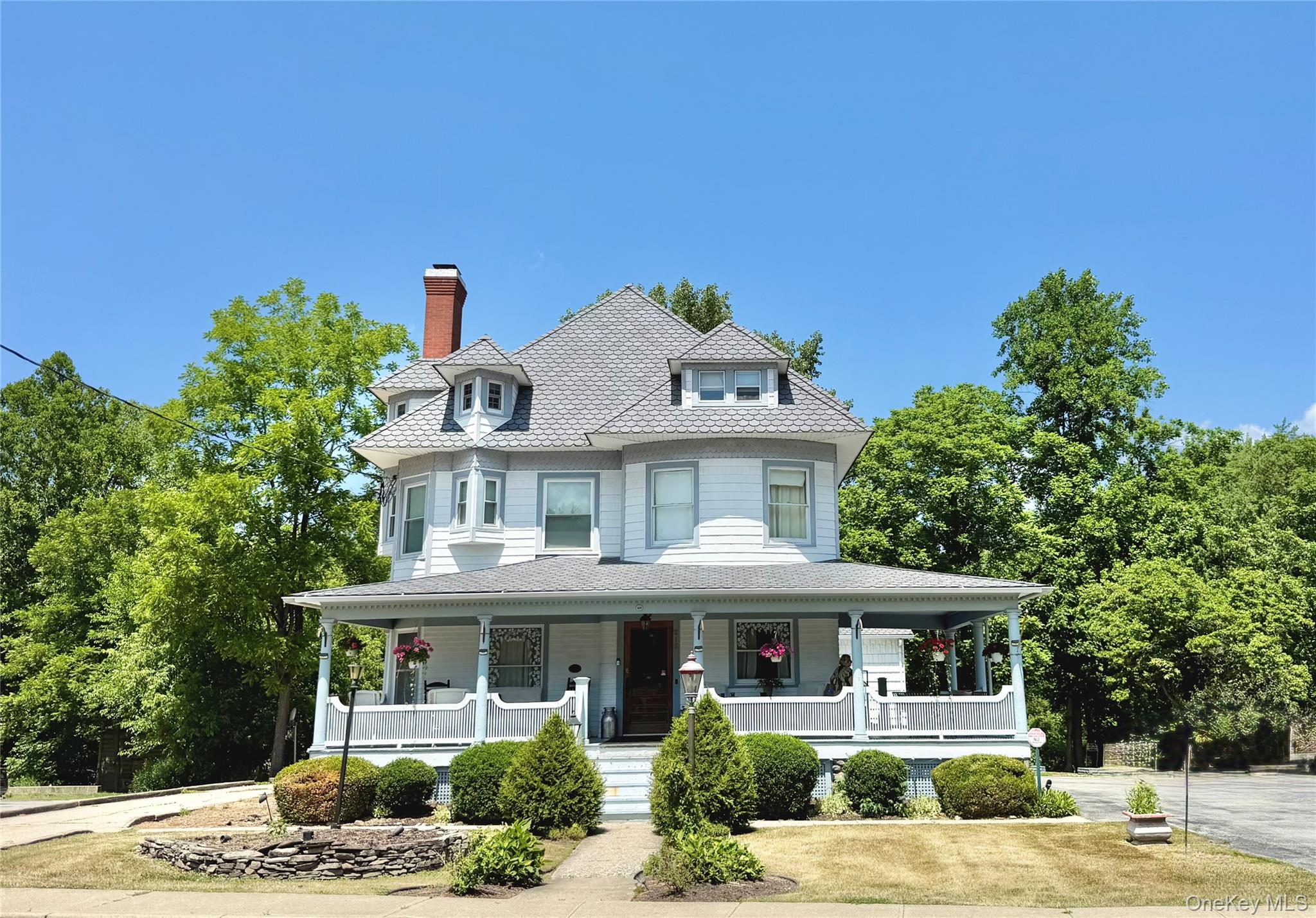 215 Maple Avenue – For Sale photo 2