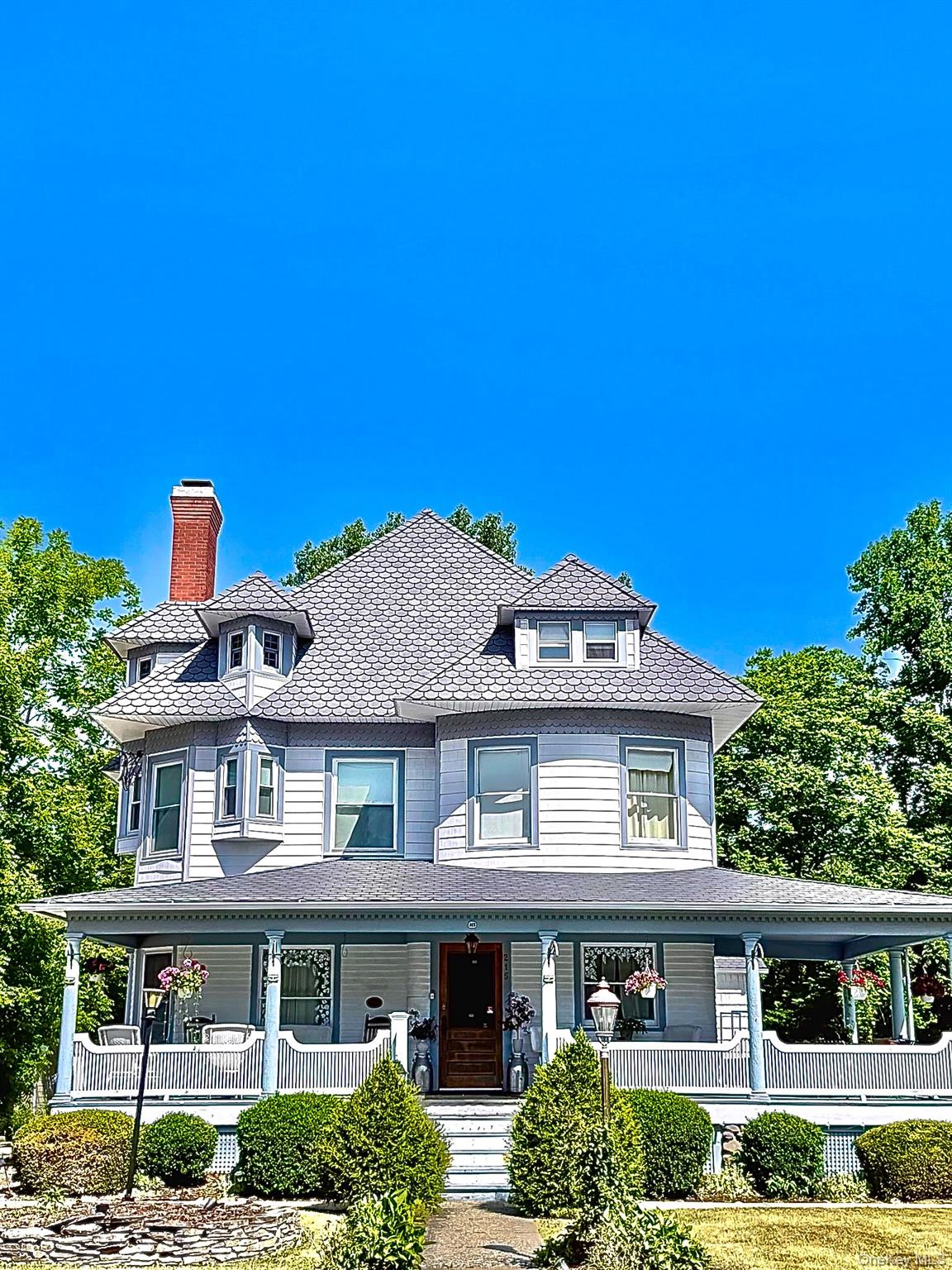 215 Maple Avenue – For Sale photo 3