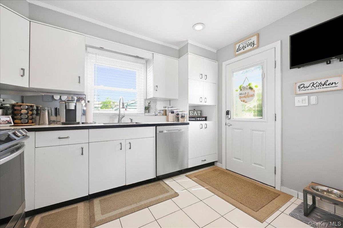 293 Roosevelt Avenue – For Sale photo 11