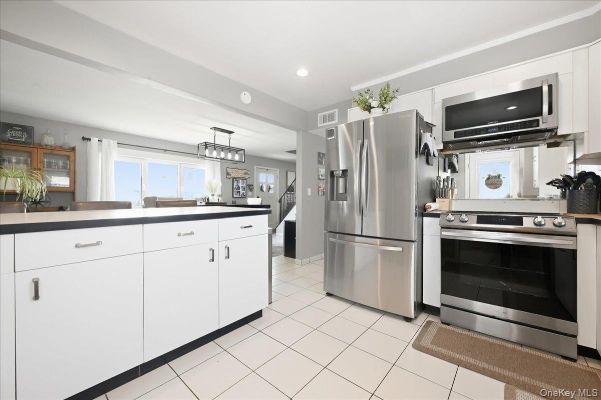 293 Roosevelt Avenue – For Sale photo 13