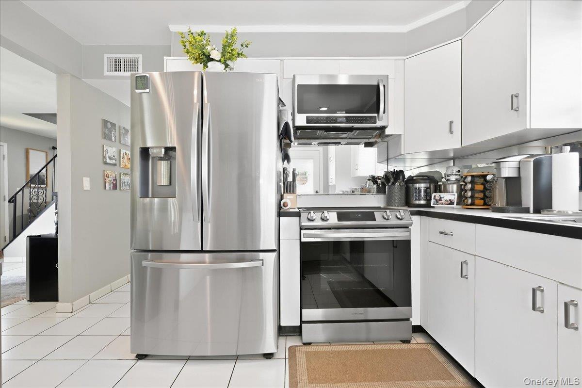 293 Roosevelt Avenue – For Sale photo 12