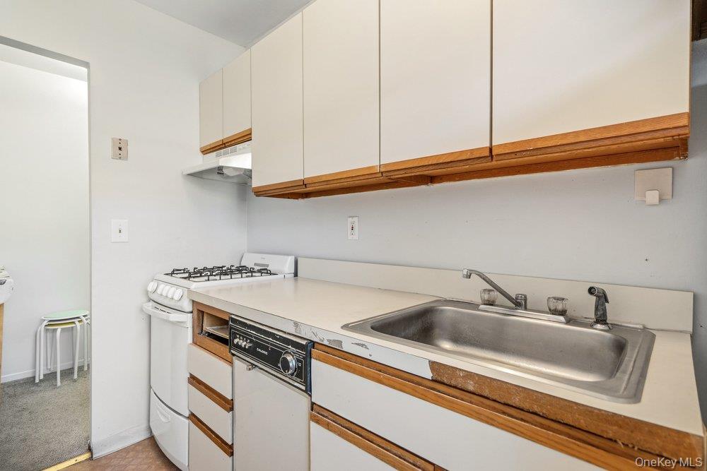 460 Old Town Road, Unit 27L photo 15