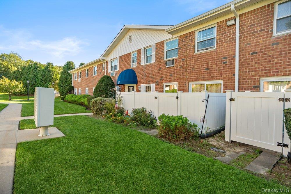 460 Old Town Road, Unit 27L photo 7