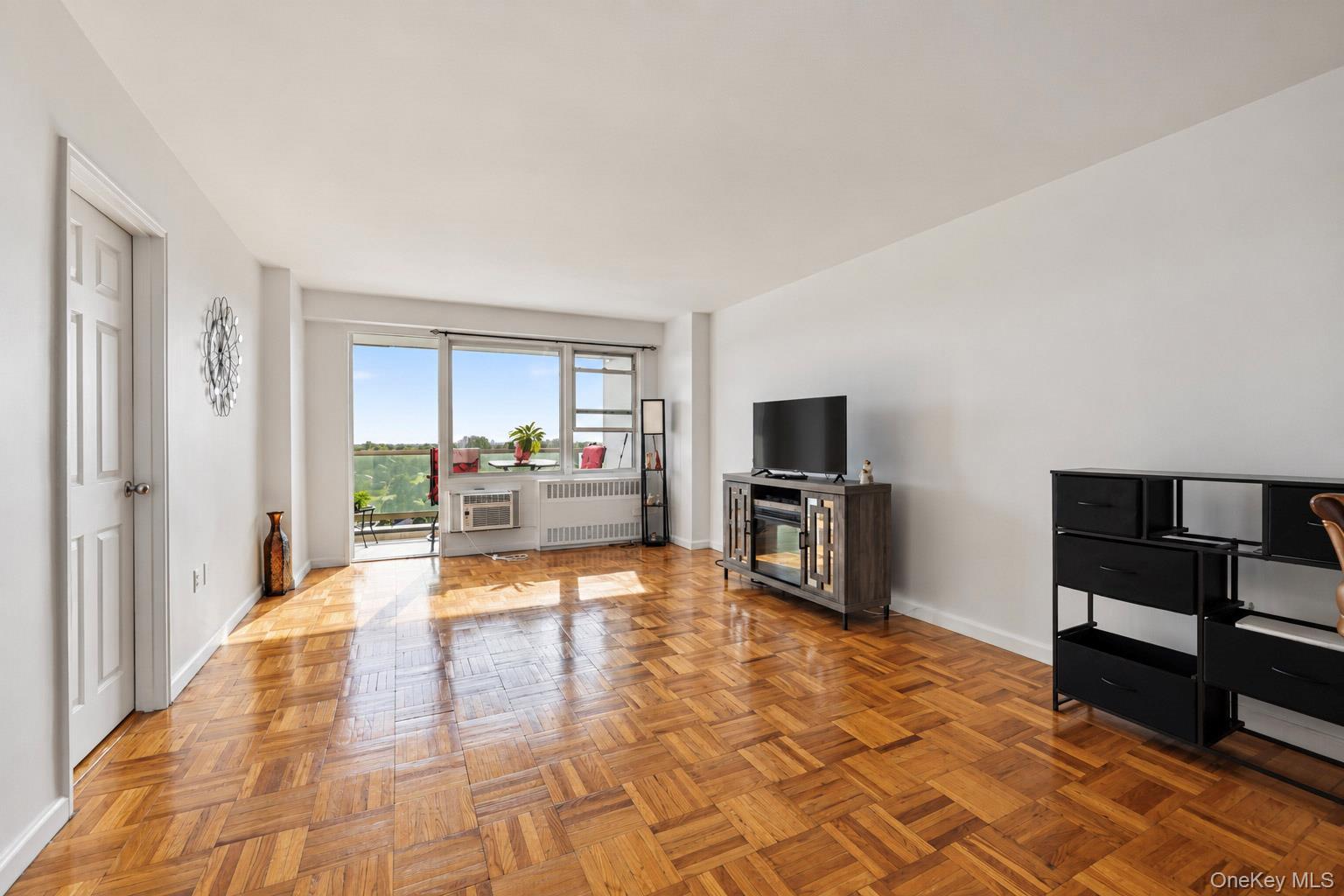1841 Central Park Avenue, Unit 11F photo 2