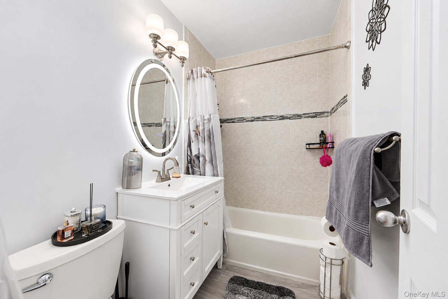 1841 Central Park Avenue, Unit 11F photo 9