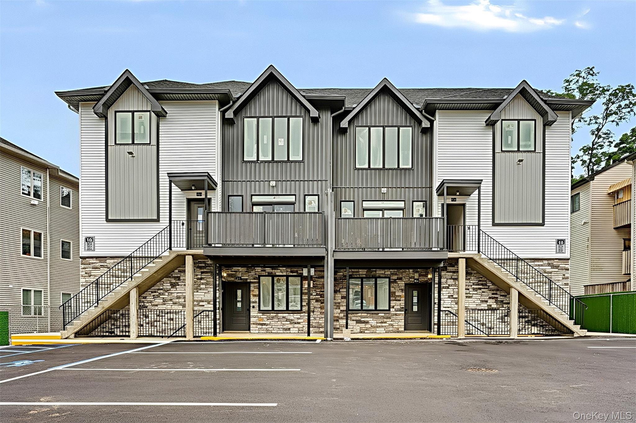 16 Phyllis Terrace, Unit 302 photo 2