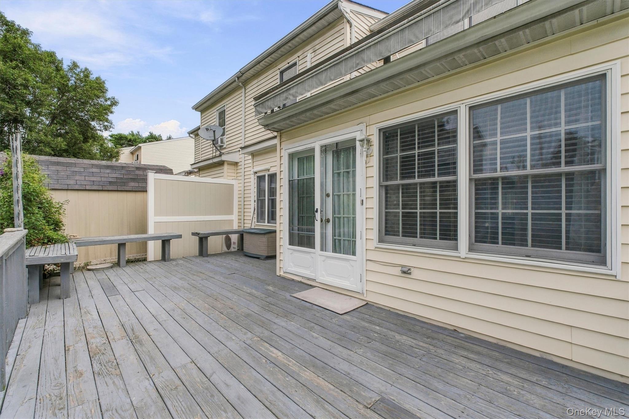 1069 Wolcott Avenue – For Sale photo 33