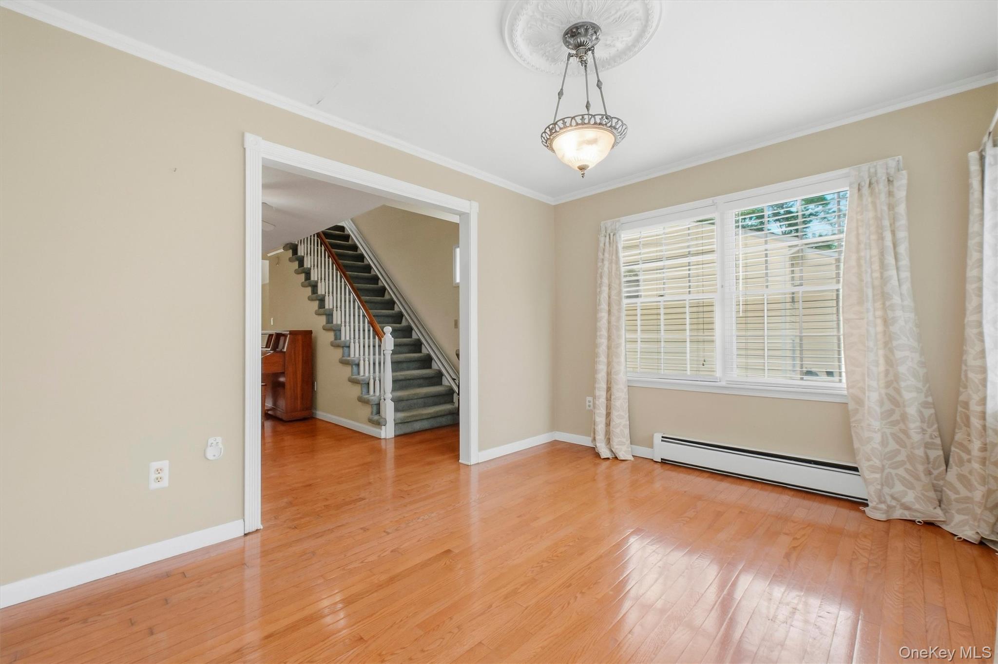 1069 Wolcott Avenue – For Sale photo 10