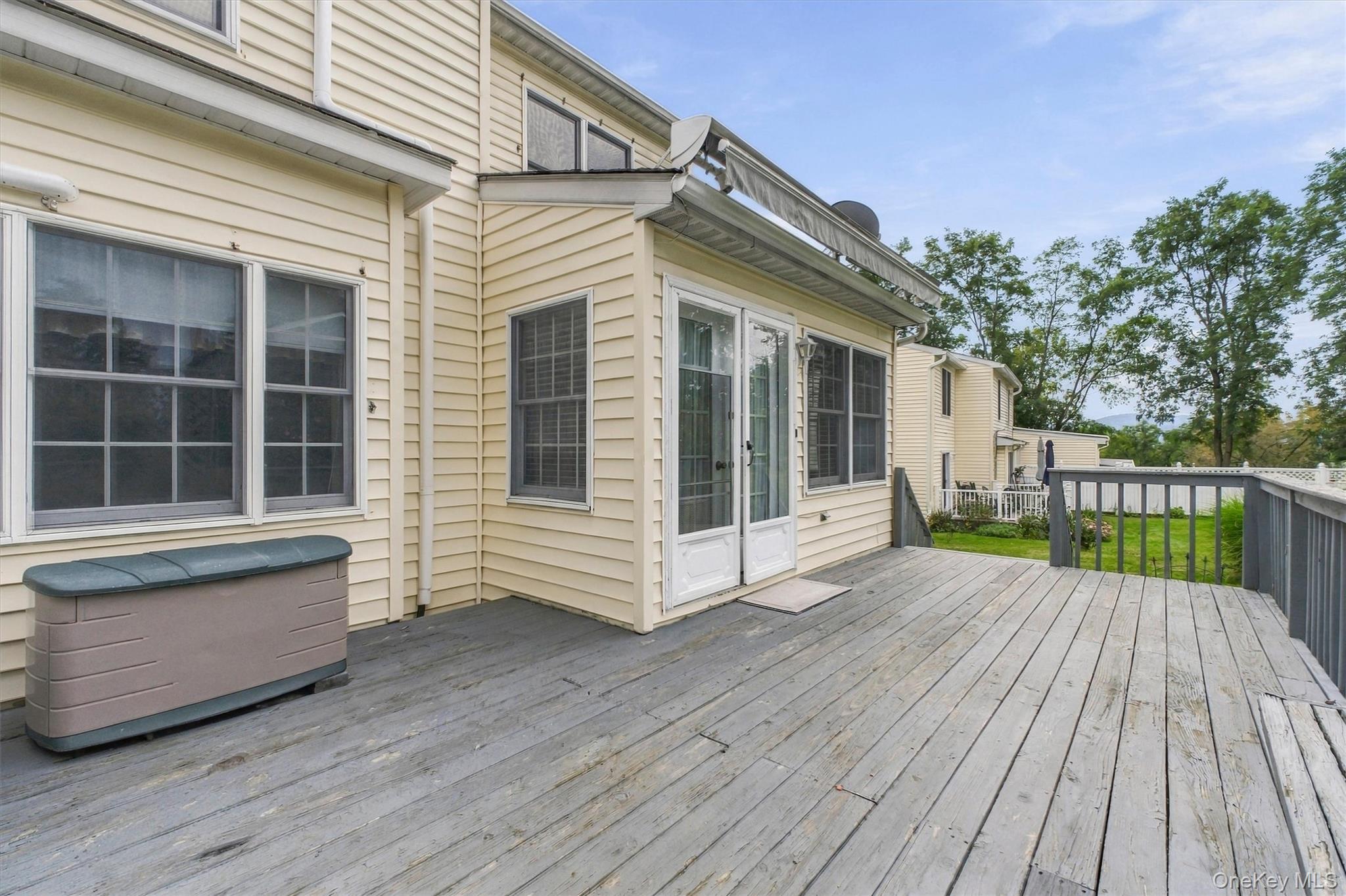 1069 Wolcott Avenue – For Sale photo 34