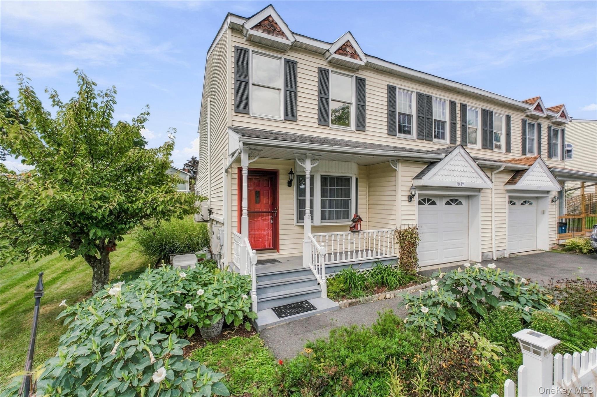 1069 Wolcott Avenue – For Sale photo 2