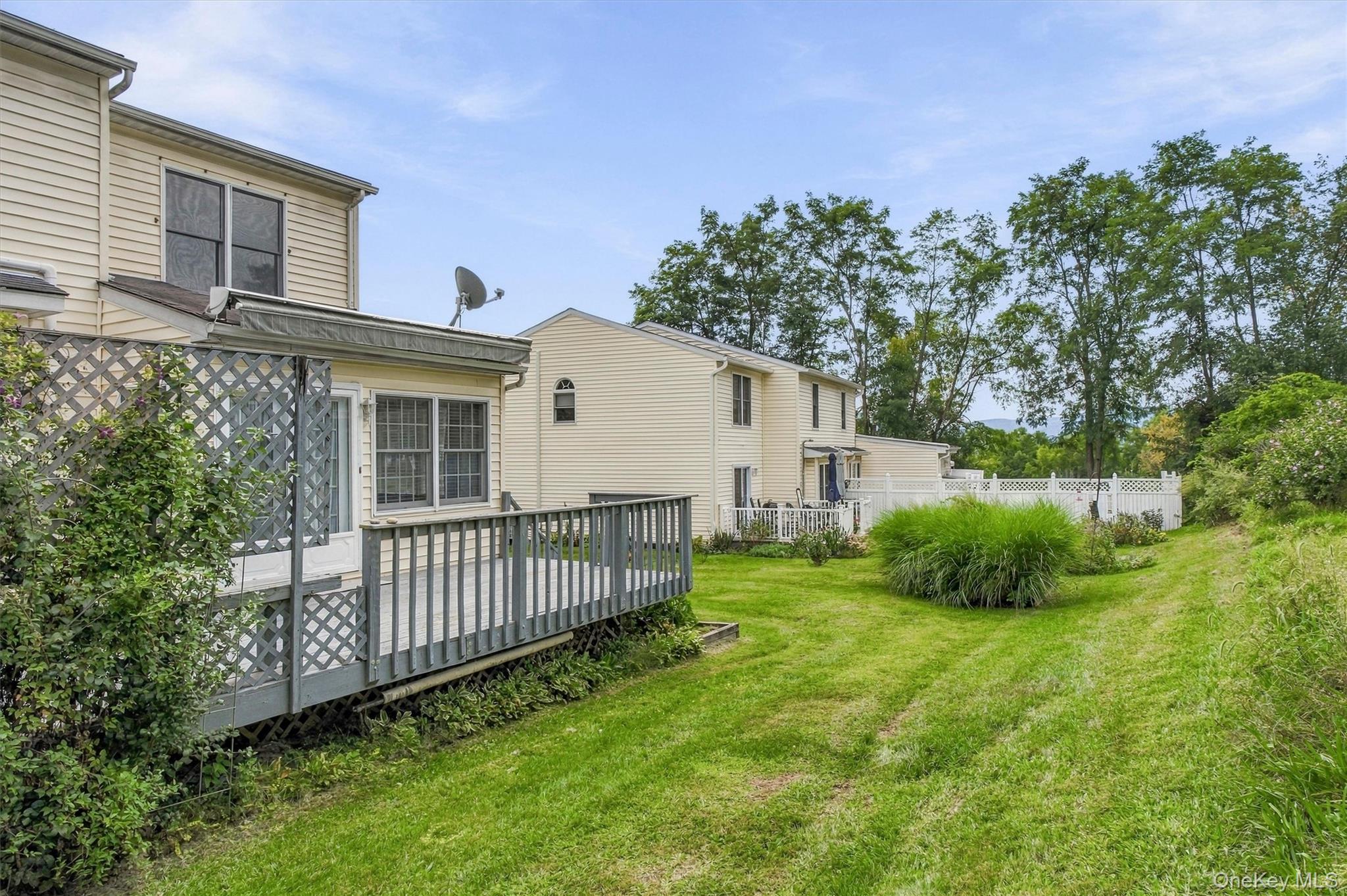 1069 Wolcott Avenue – For Sale photo 38