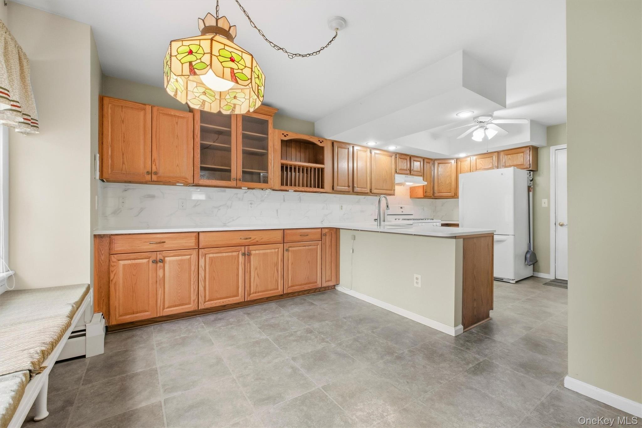 1069 Wolcott Avenue – For Sale photo 14