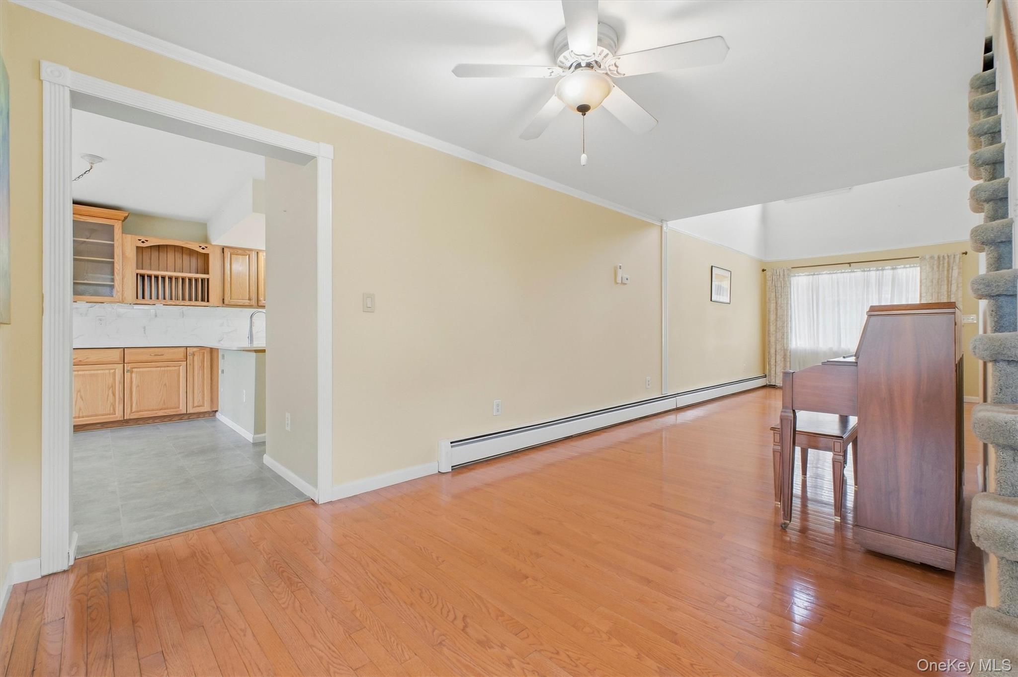 1069 Wolcott Avenue – For Sale photo 9