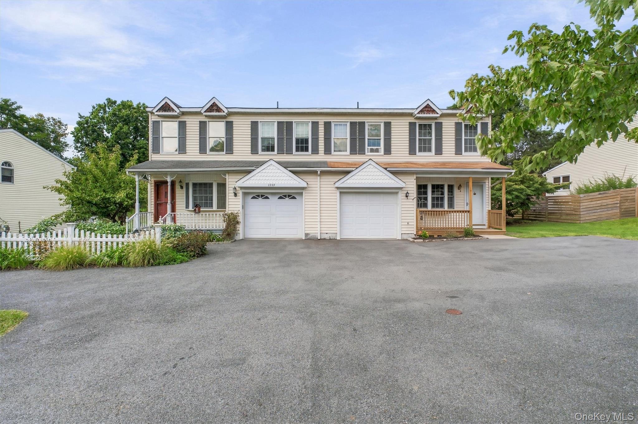 1069 Wolcott Avenue – For Sale photo 3