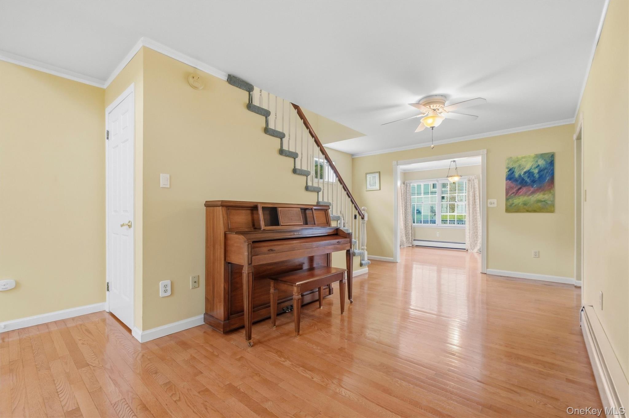 1069 Wolcott Avenue – For Sale photo 7