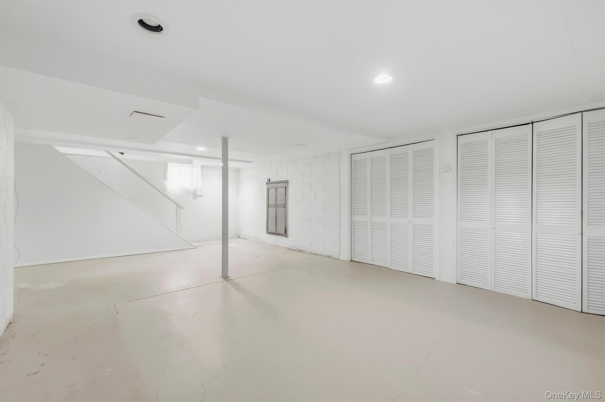 1069 Wolcott Avenue – For Sale photo 30