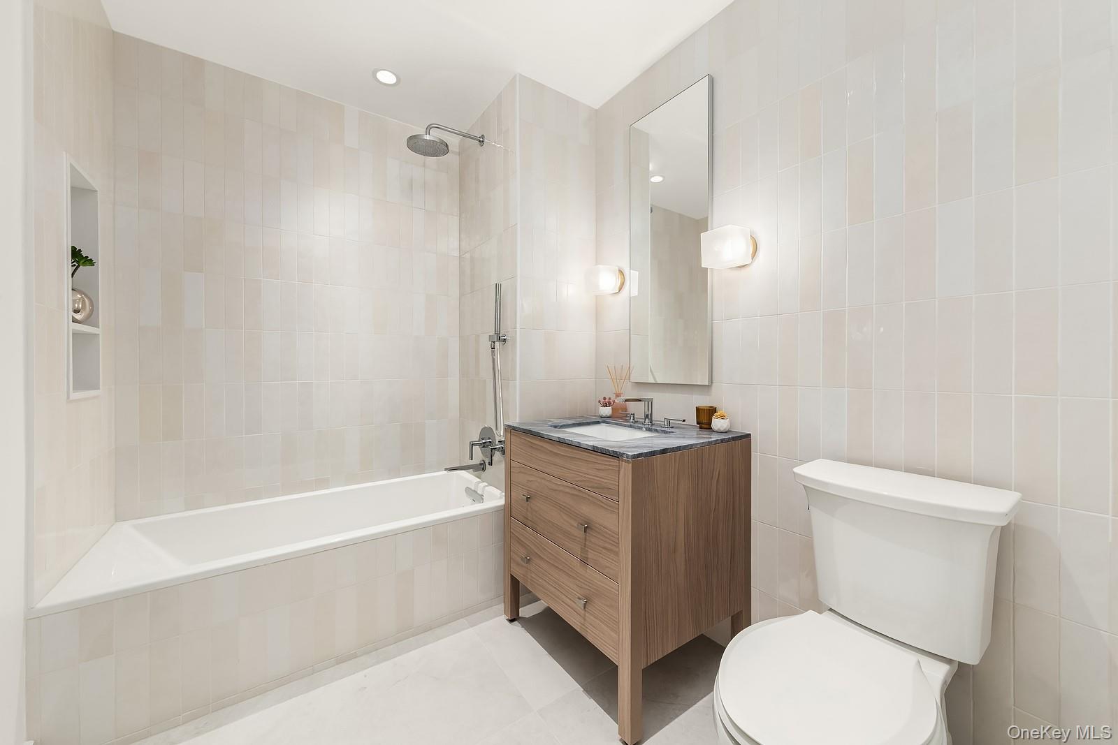 30-55 Vernon Boulevard, Unit 6D photo 3