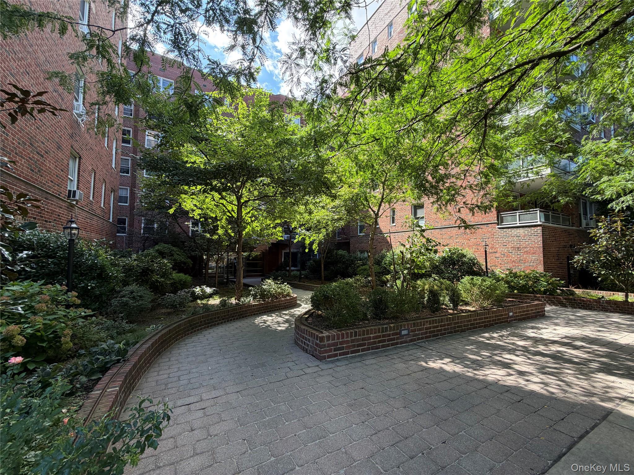 79-10 34th Avenue, Unit 7L photo 24