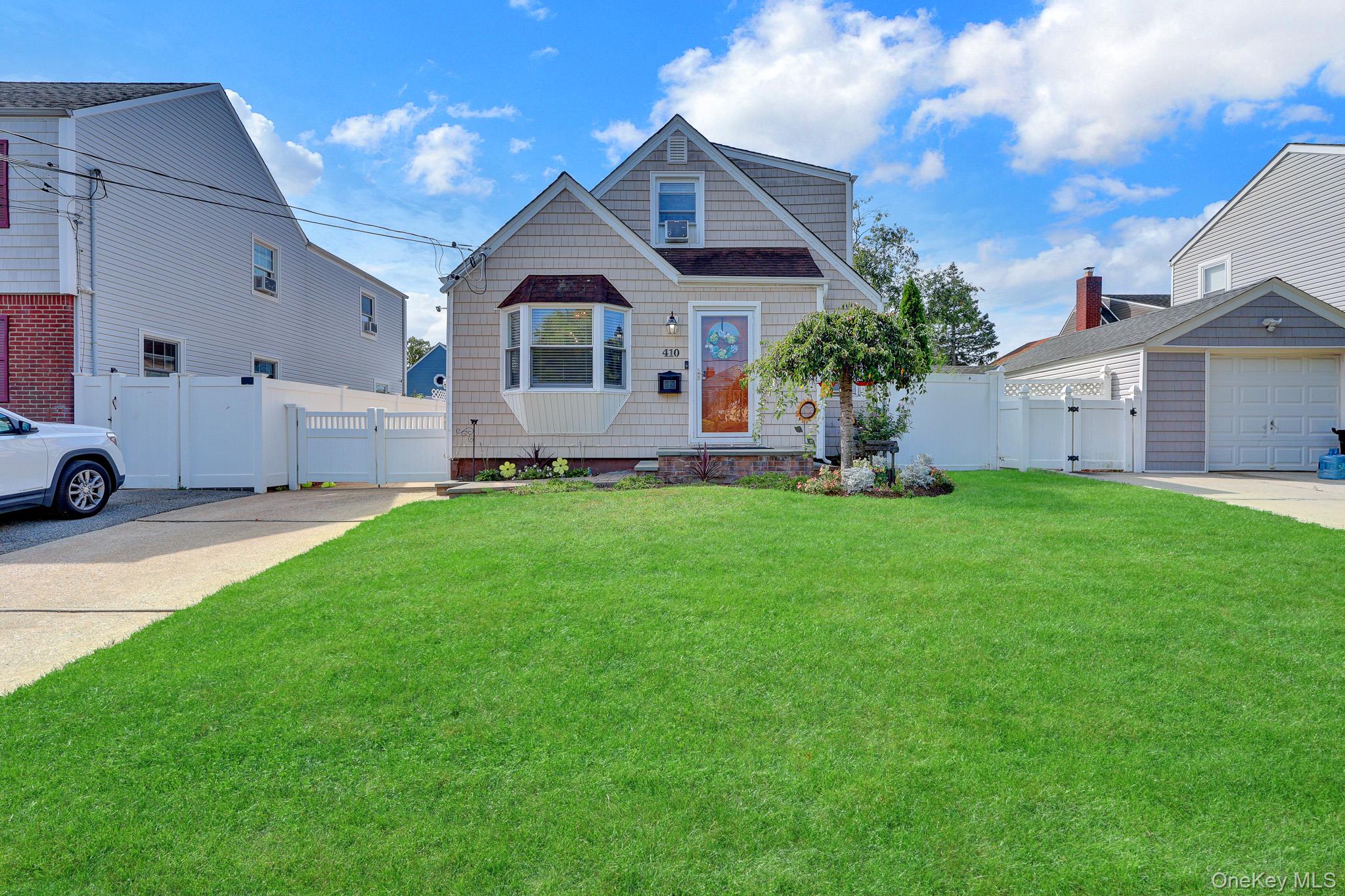 410 Clive Place – For Sale photo 33