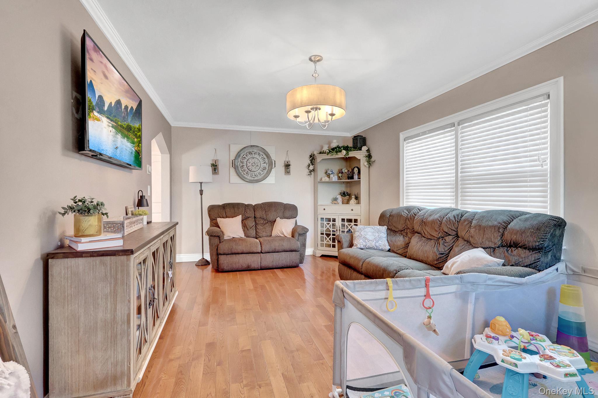 410 Clive Place – For Sale photo 4