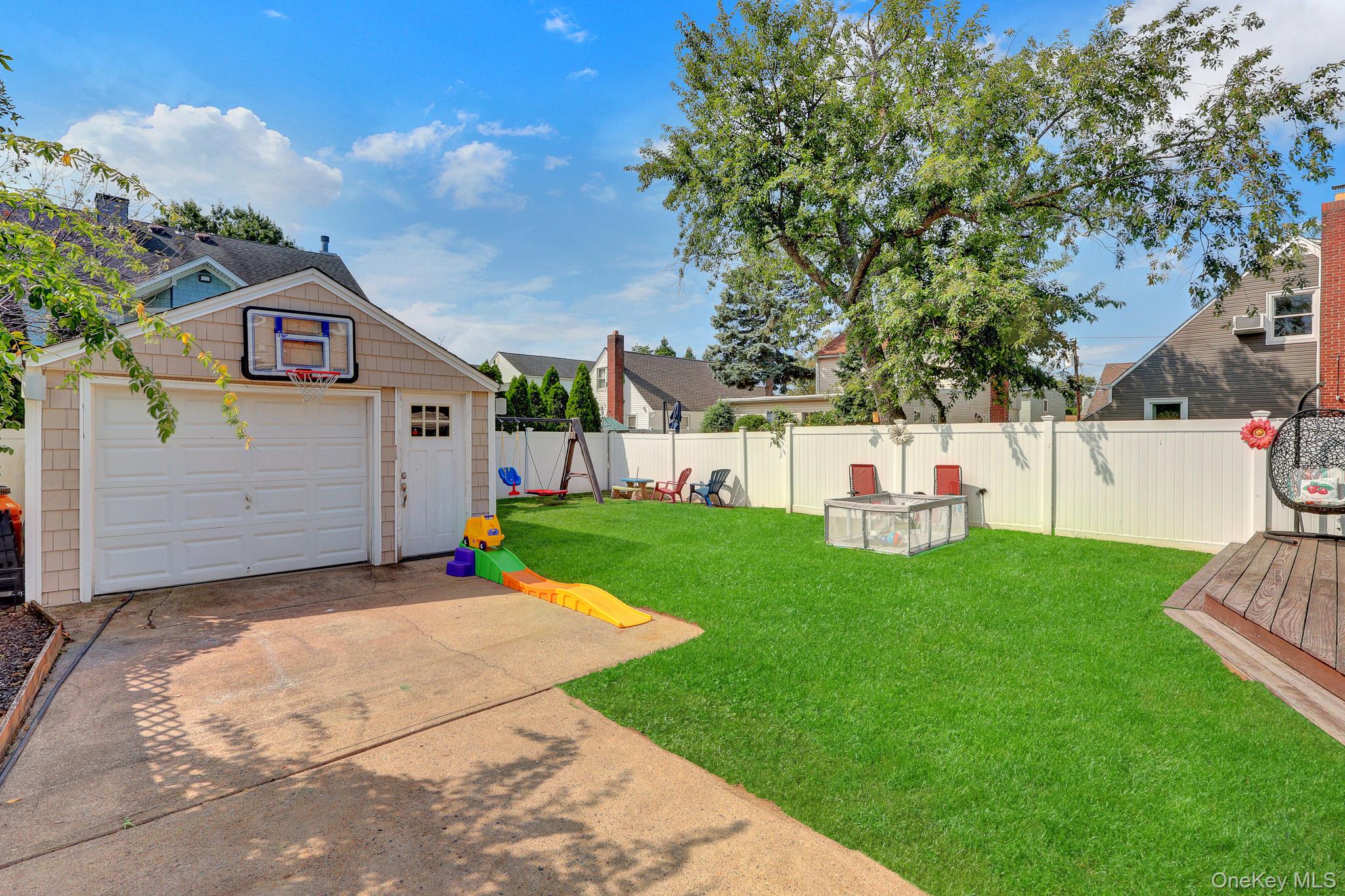 410 Clive Place – For Sale photo 31