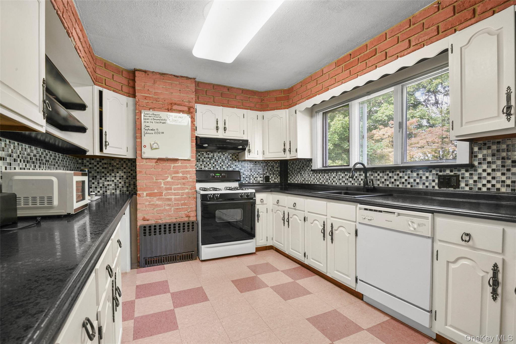 4 Ridgeview Avenue – For Sale photo 8
