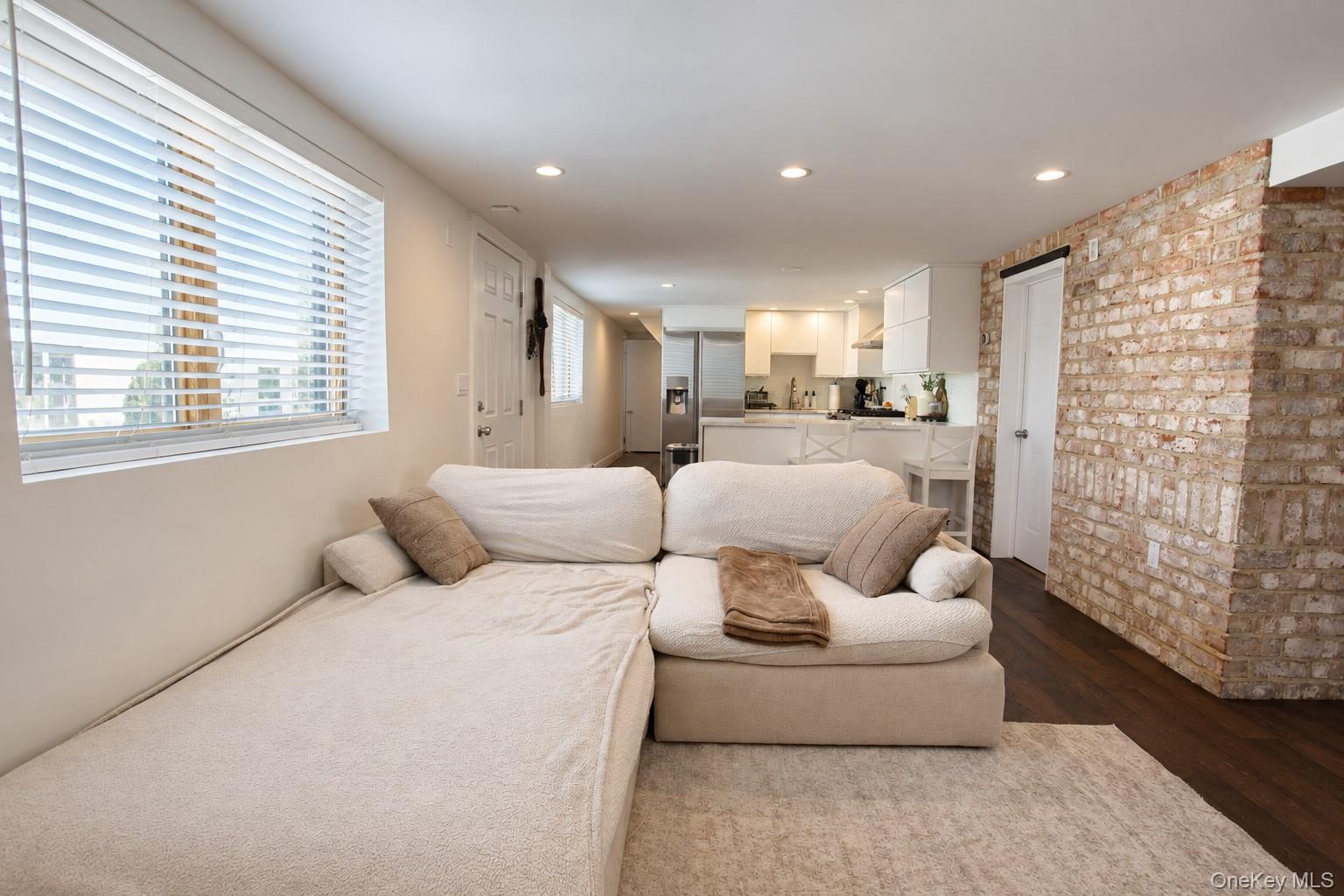 106 Pacific Boulevard – For Rent photo 10