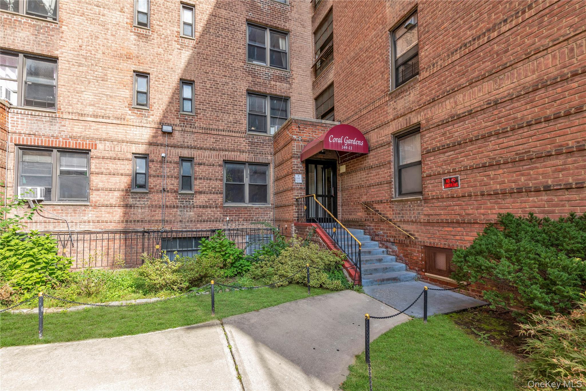 144-11 Sanford Avenue, Unit 1H photo 4
