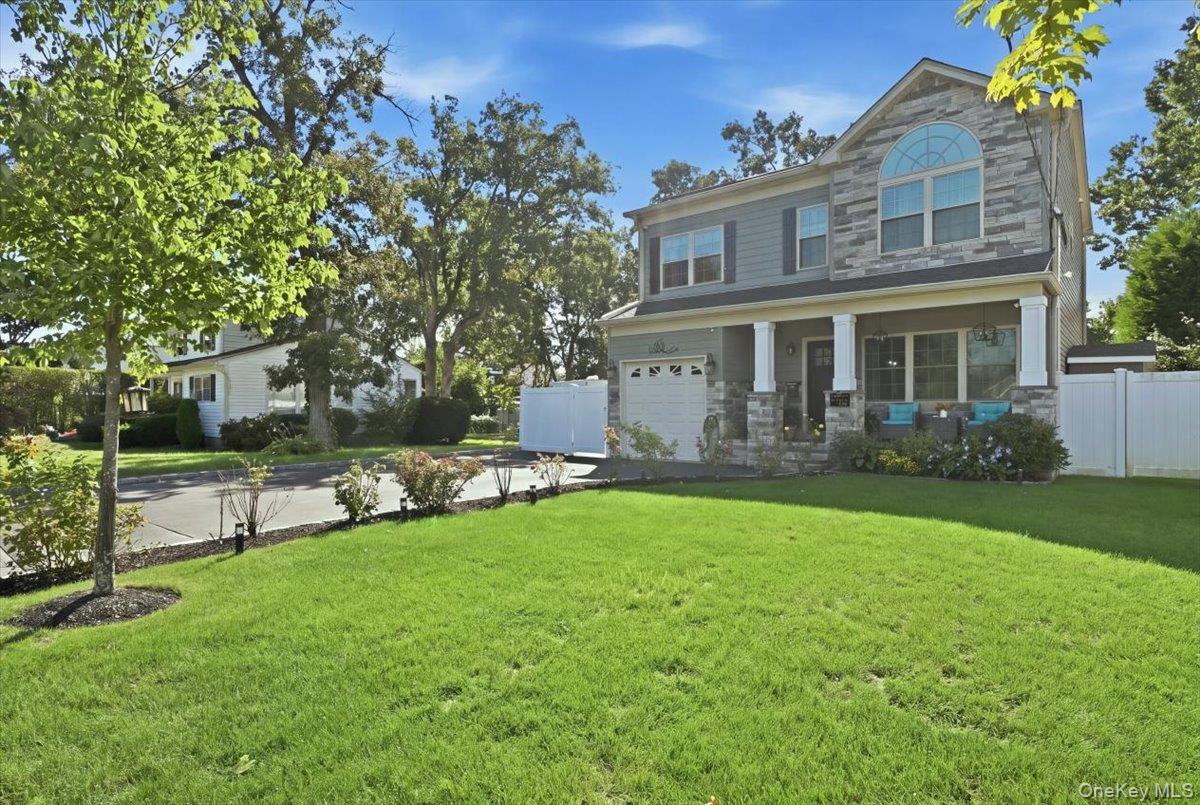 136 Oak Street – For Sale photo 2