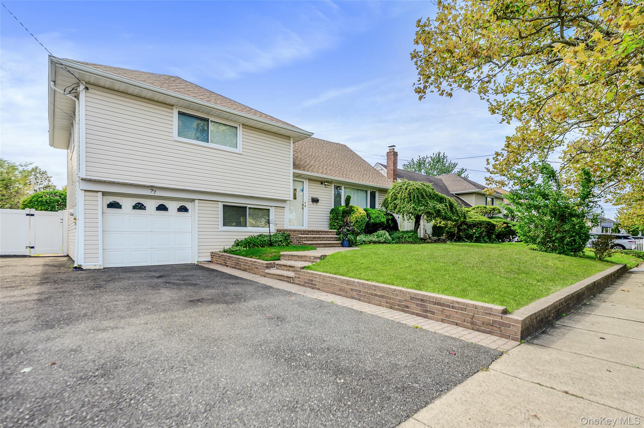 77 Concord Avenue – For Sale