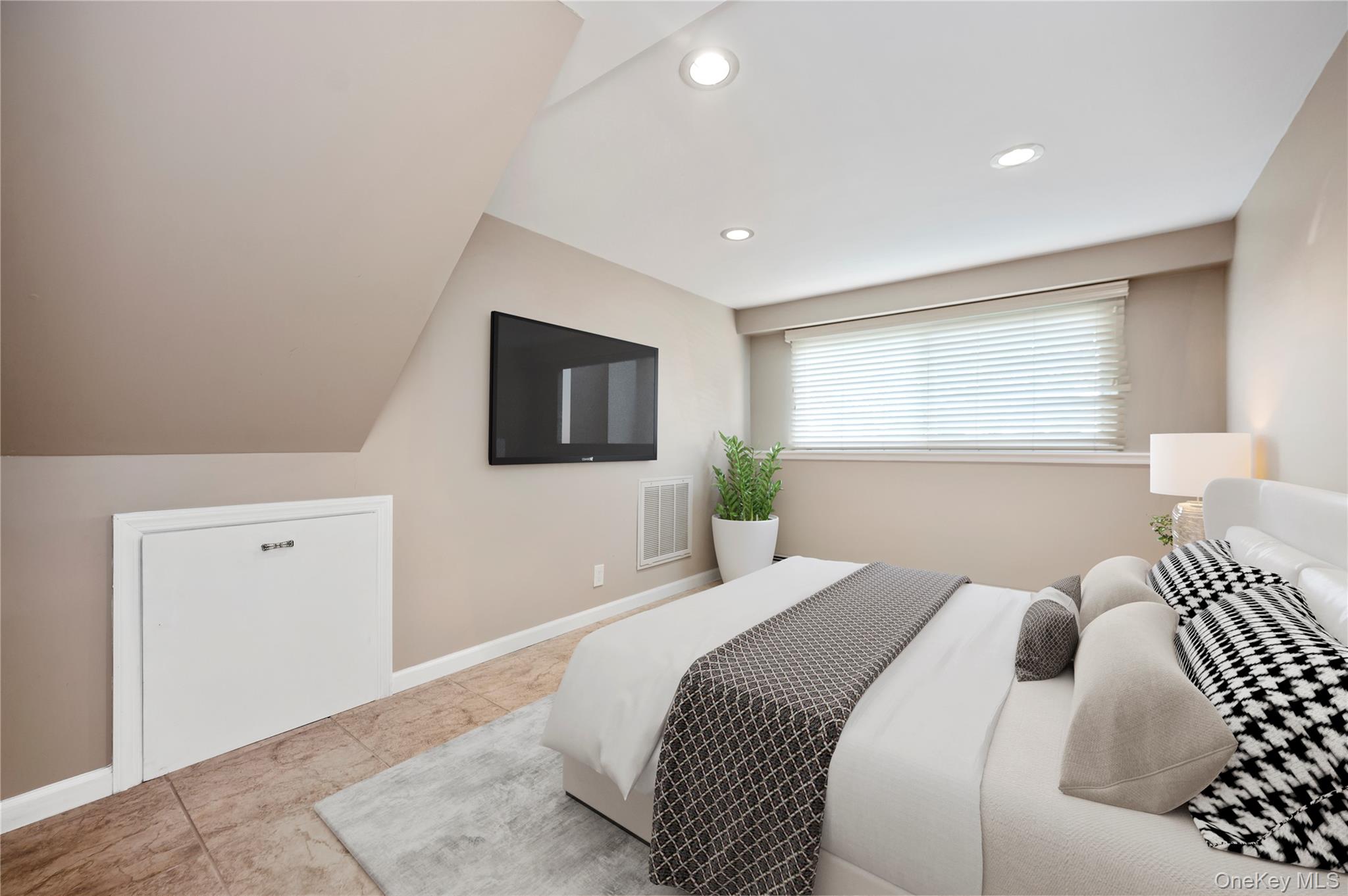 77 Concord Avenue – For Sale photo 27