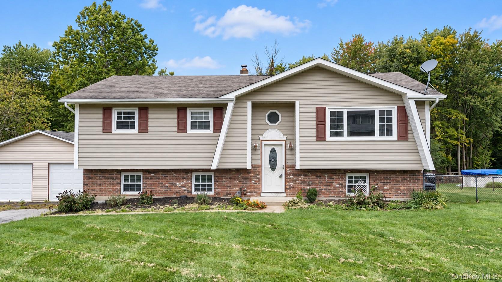 65 Maureen Drive – For Sale