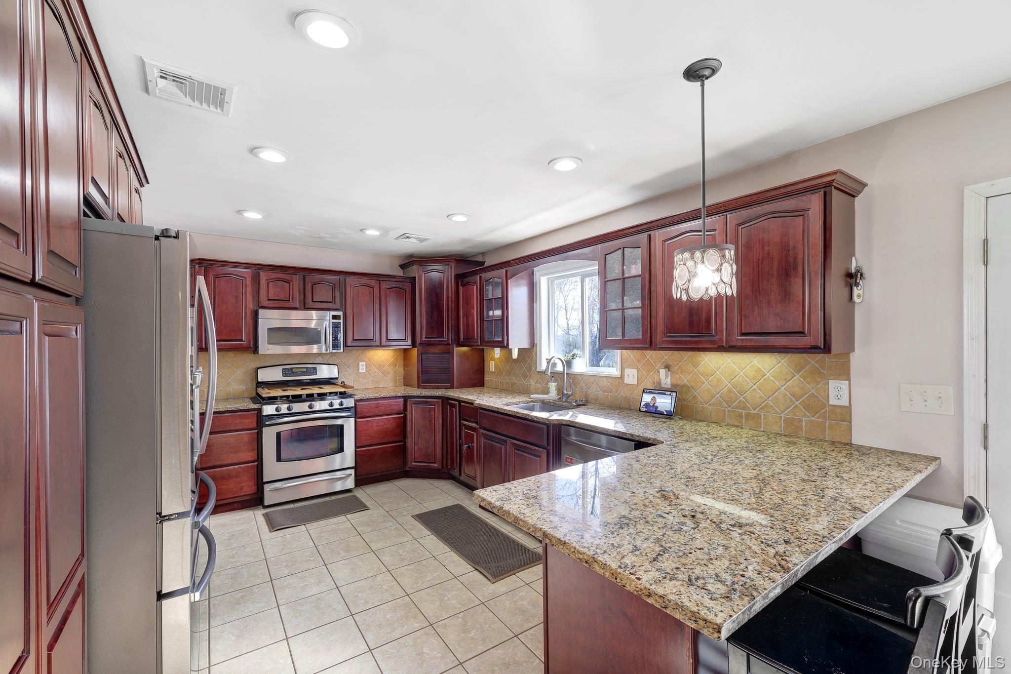 65 Maureen Drive – For Sale photo 15