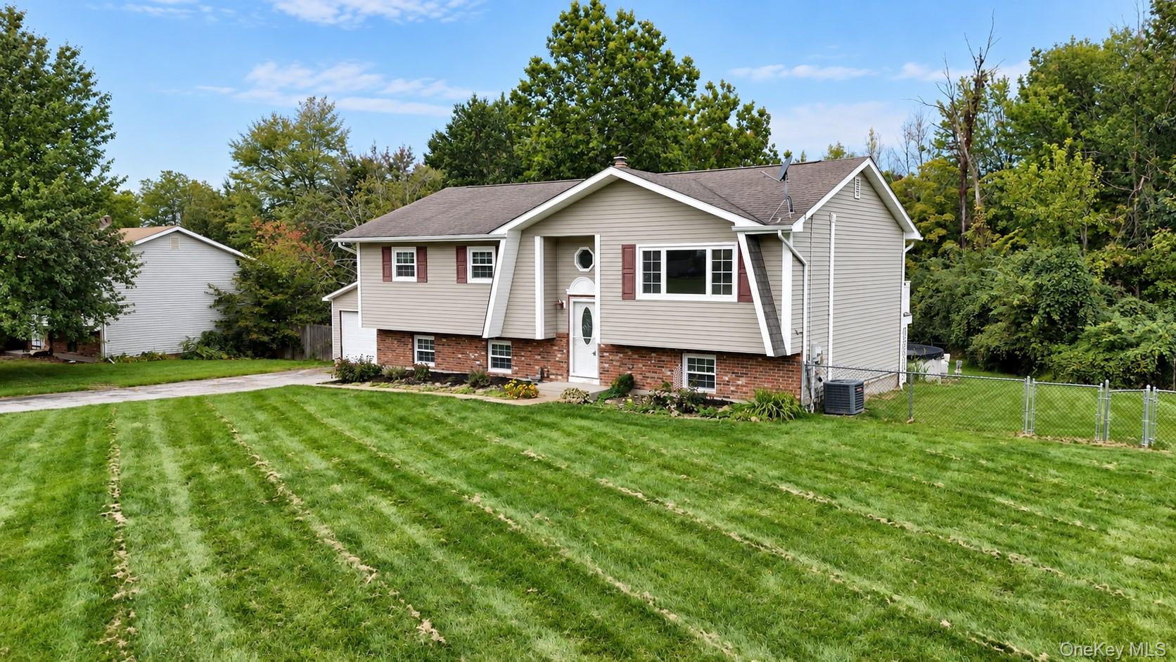 65 Maureen Drive – For Sale photo 2