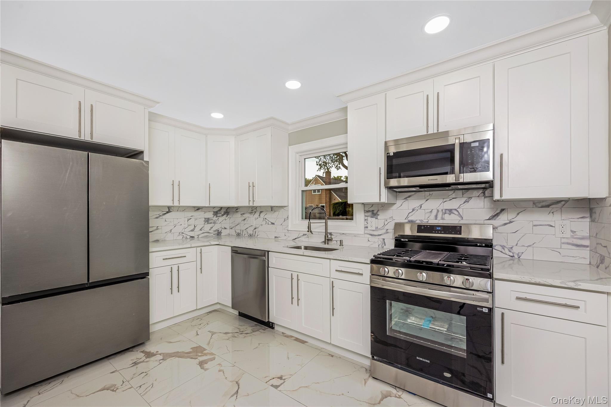 35 Park Boulevard – For Sale photo 4
