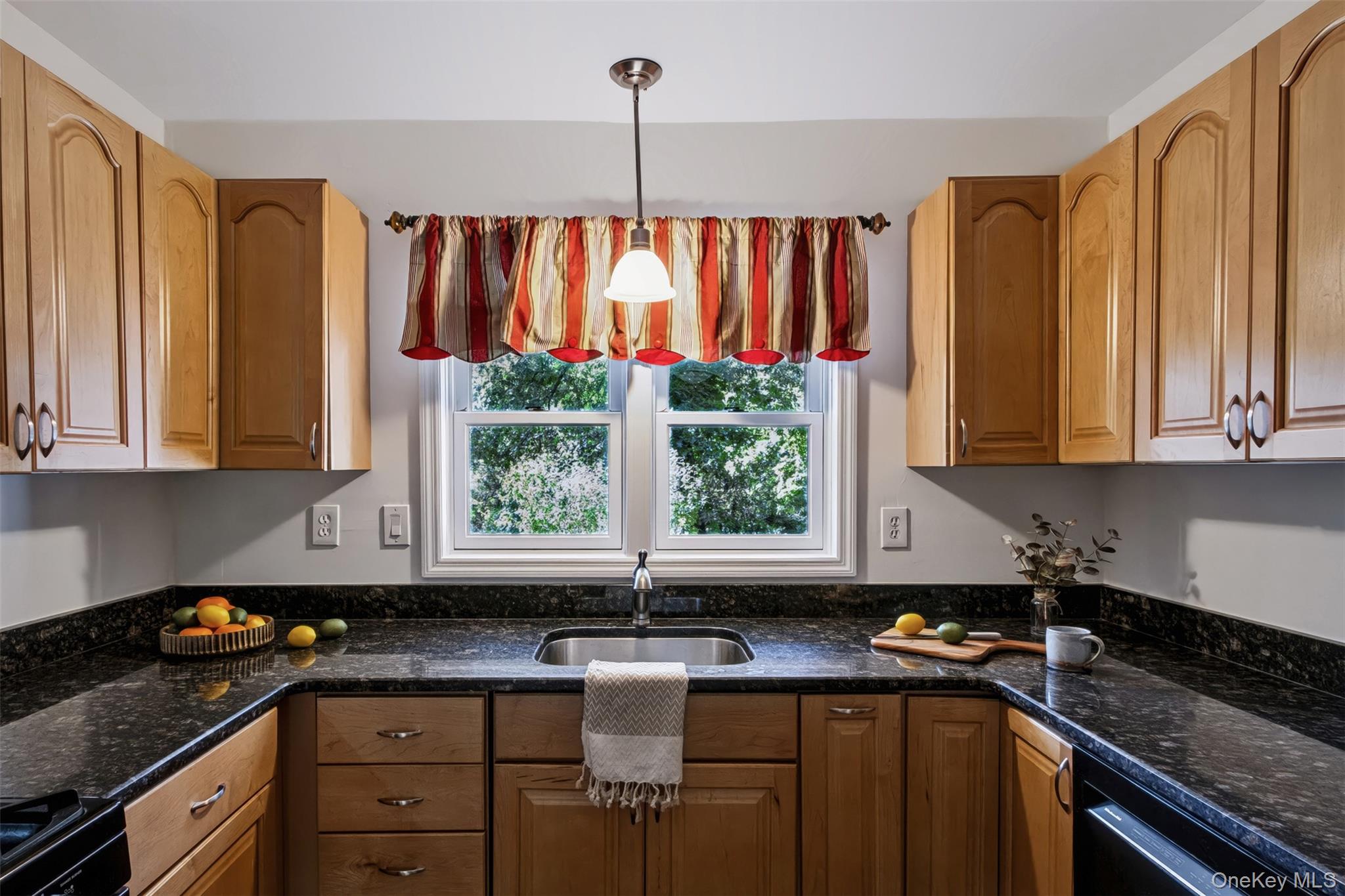9 Horns Park Road – For Sale photo 6