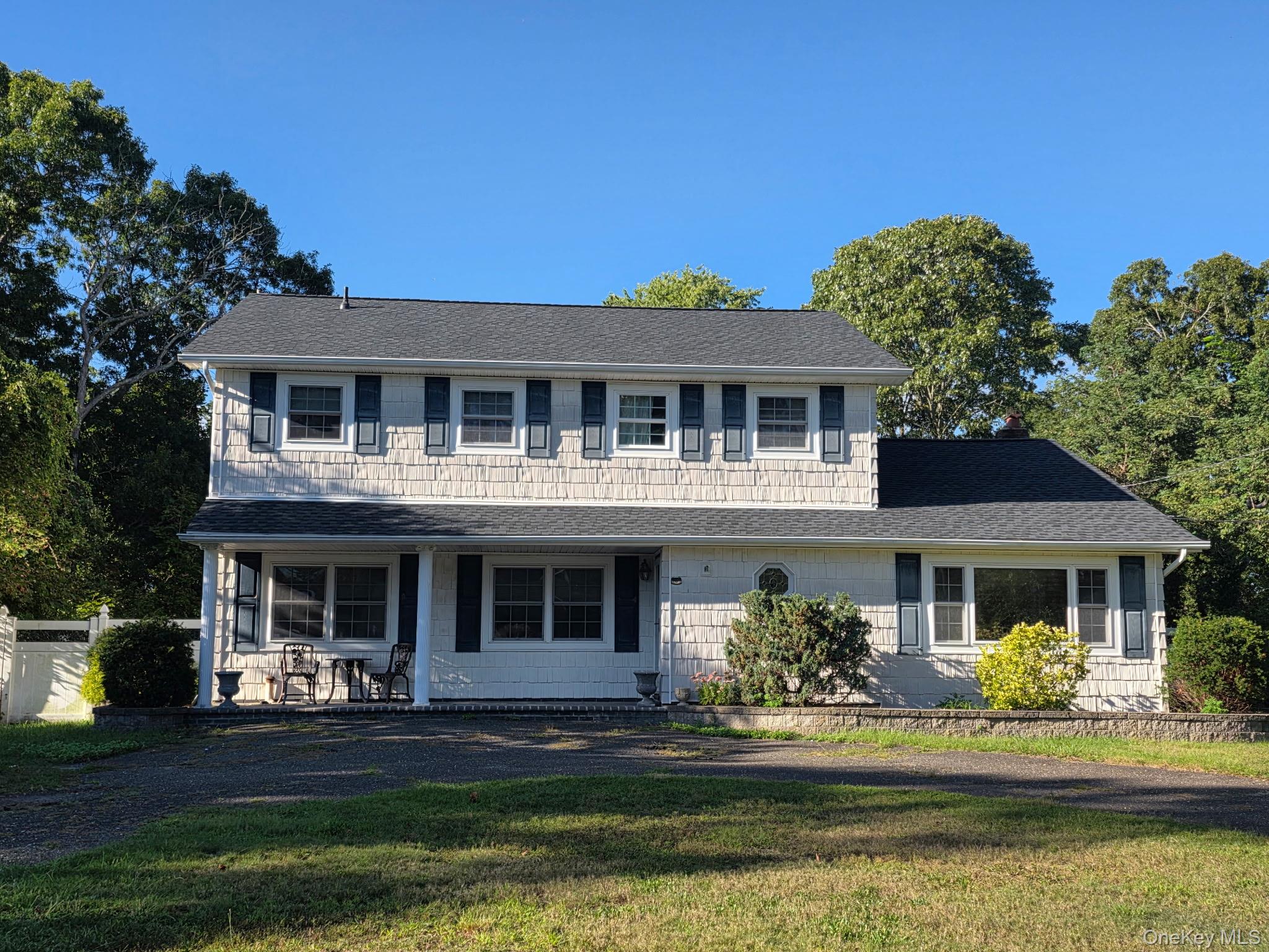 343 Mohawk Place – For Sale