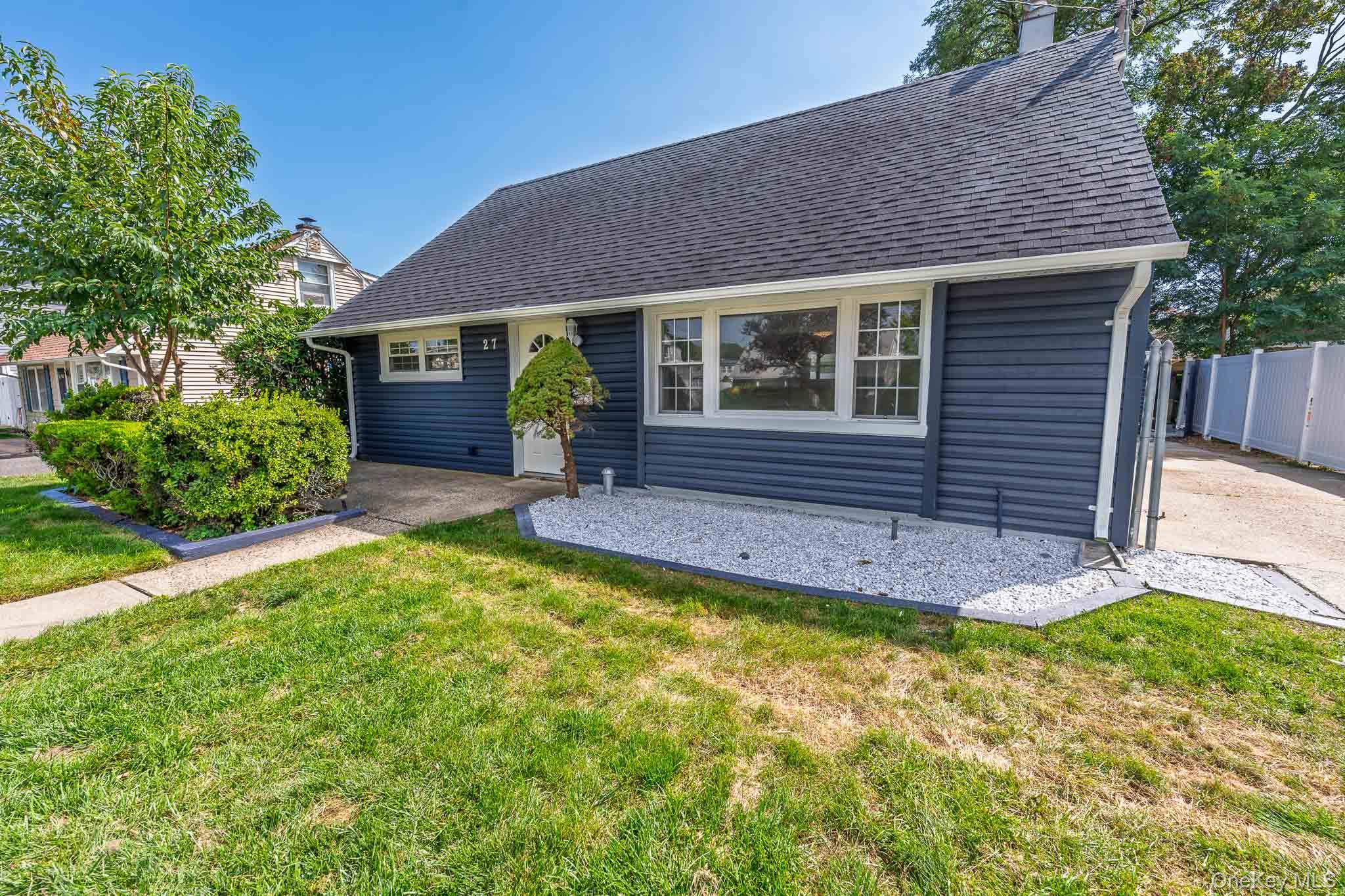 27 Park Lane – For Sale photo 2