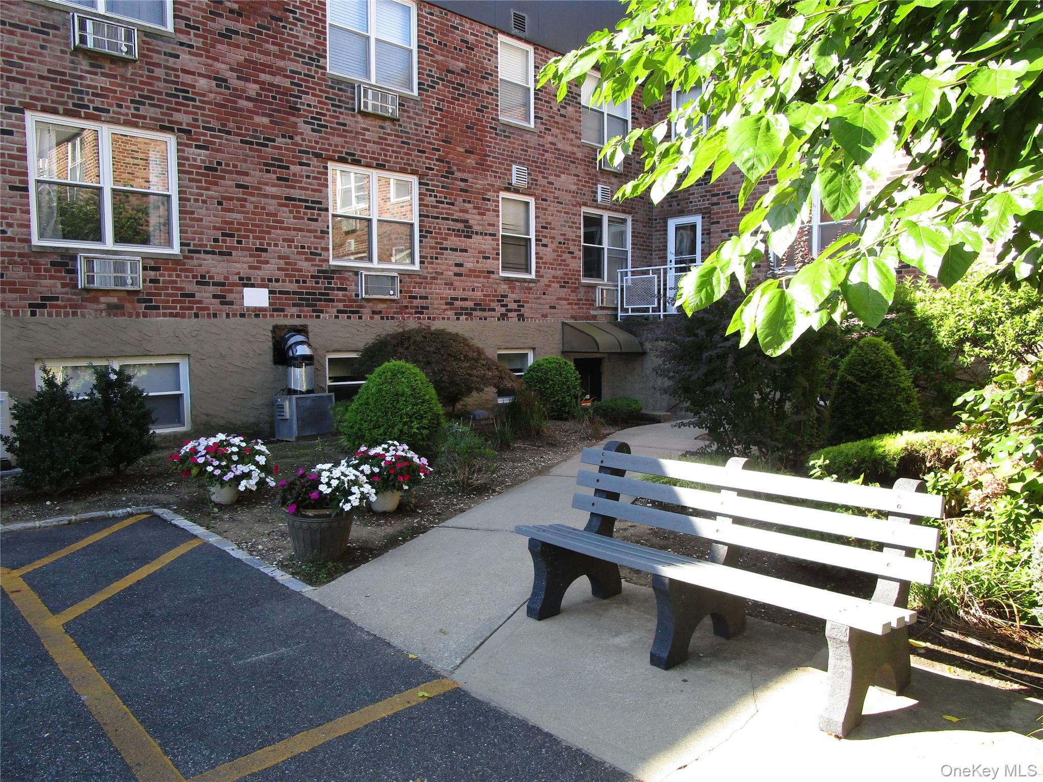 40 Daley Place, Unit 127 photo 4
