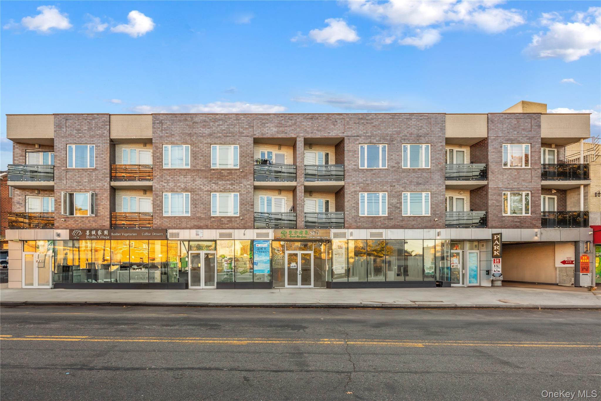 136-20 Booth Memorial Avenue, Unit 3K photo 4