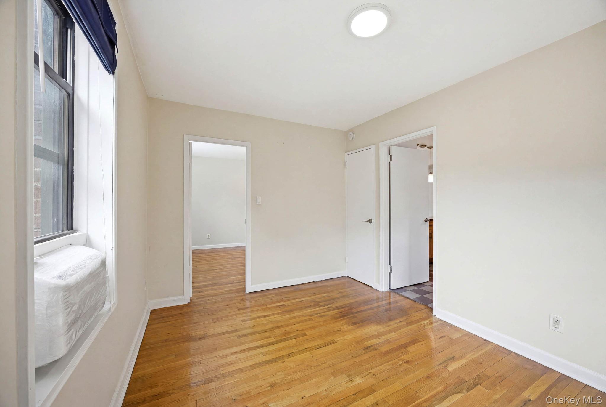 25-34 Crescent Street, Unit 2K photo 2