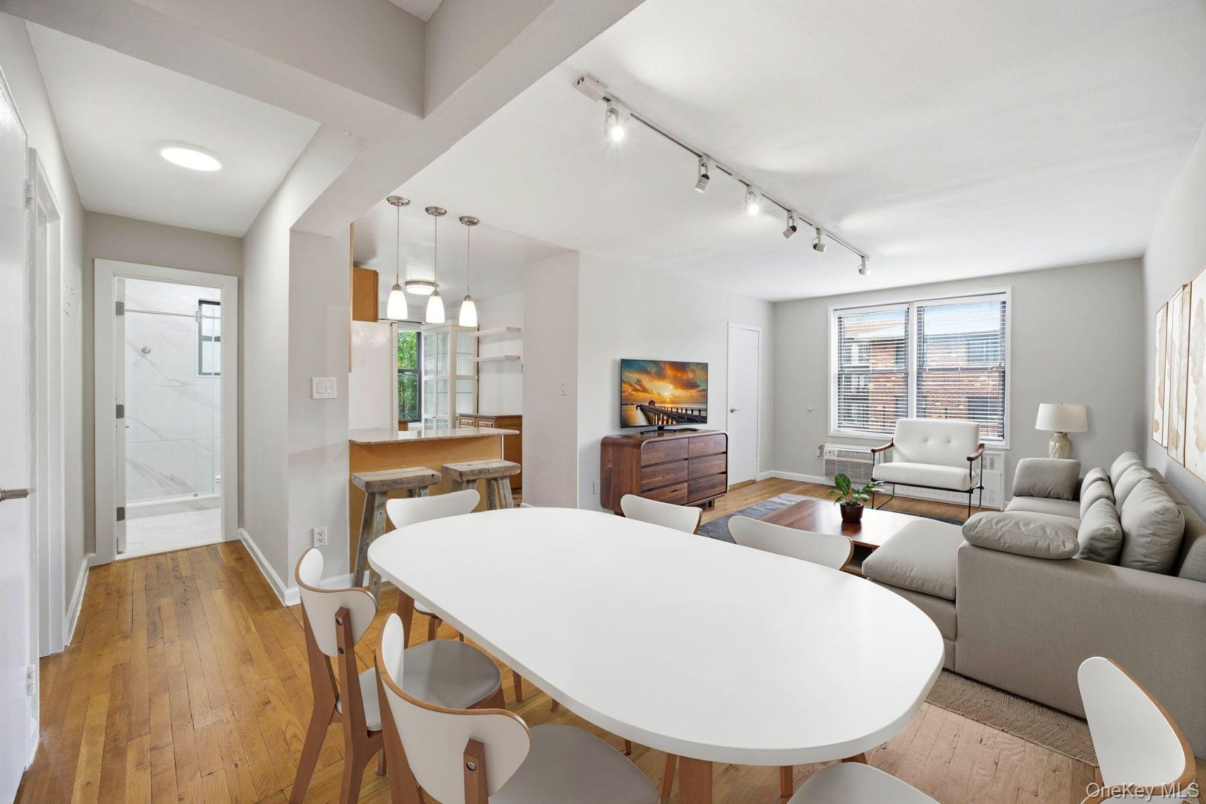 25-34 Crescent Street, Unit 2K