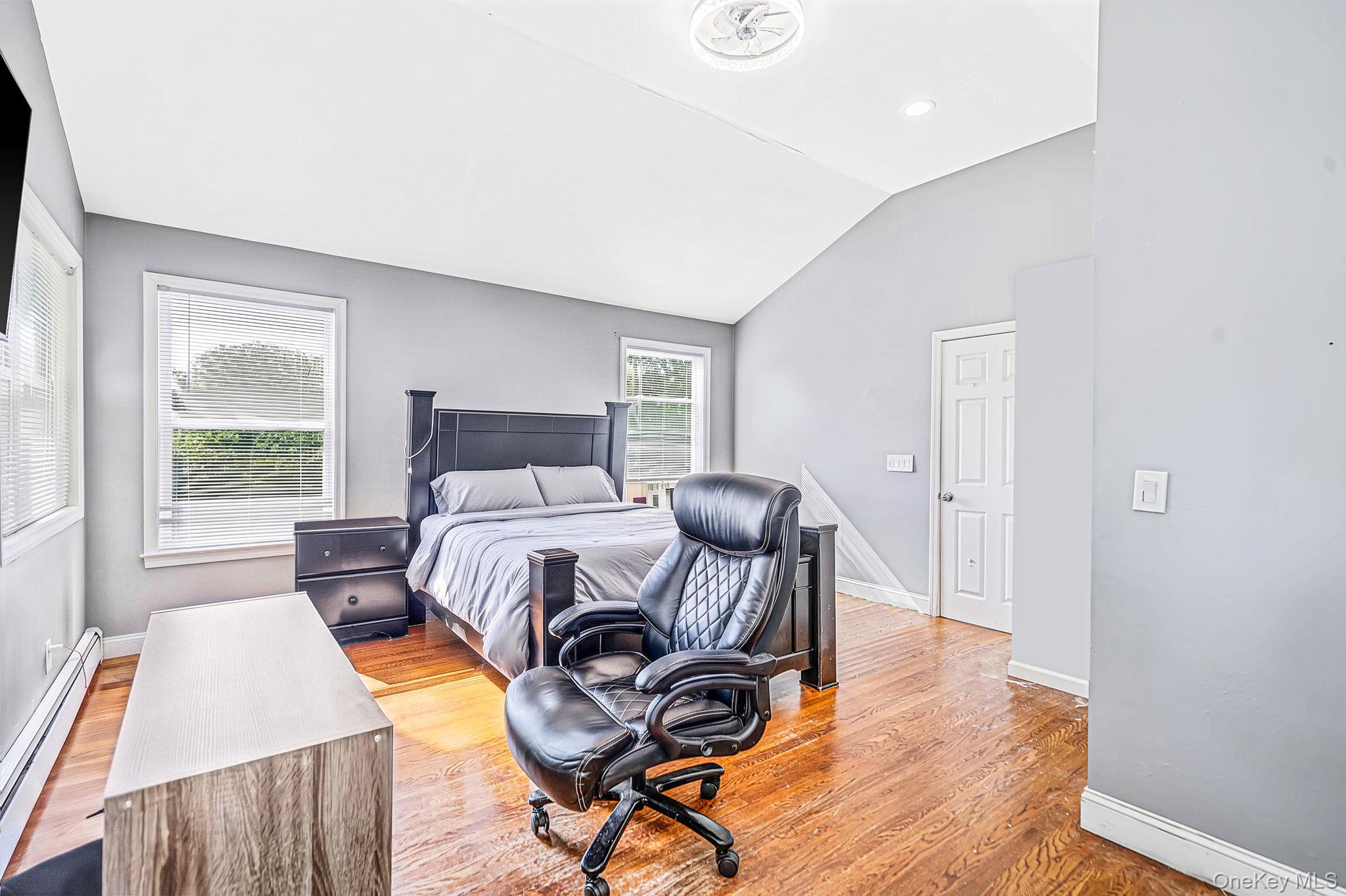 370 Grand Boulevard – For Sale photo 6
