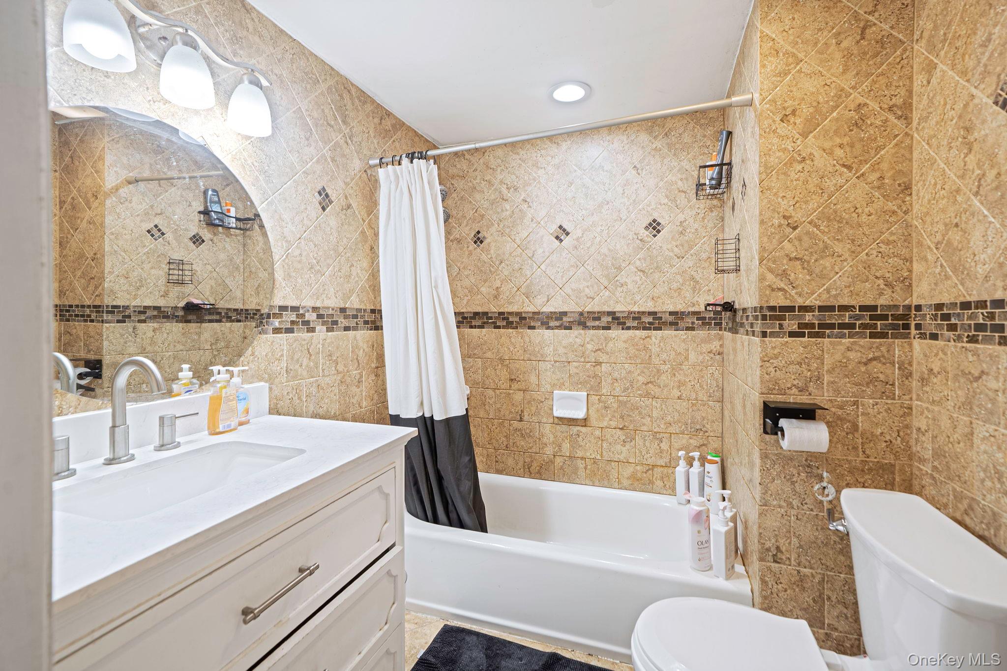 370 Grand Boulevard – For Sale photo 8